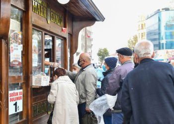 SZ: Erdoğan ekonomide tehlikeli bir kumar oynuyor ama kaybedecek