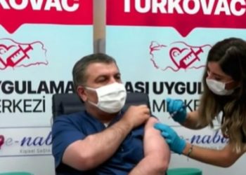 Sağlık Bakanı Koca, Turkovac aşısıyla hatırlatma dozu oldu