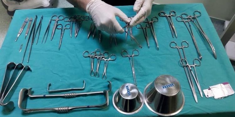 'Sağlık sistemi çökmek üzere: Tek kullanımlık malzemeleri 5 kez sterilize edip kullanıyoruz'