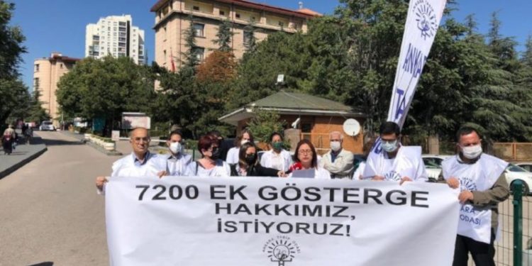 Sağlık çalışanlarının özlük haklarıyla ilgili düzenlemeler kanun teklifinden çıkarıldı