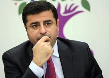 Selahattin Demirtaş: Muhalefet, AKP trollerine göre tutum almaktan vazgeçmeli