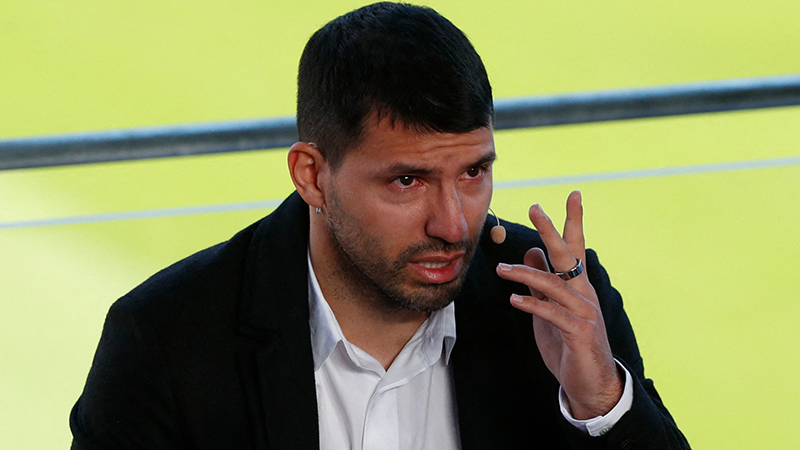 Sergio Agüero, futbolu bıraktığını gözyaşları içinde açıkladı