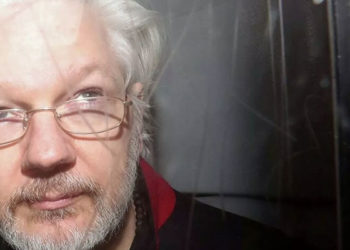 Snowden: Assange davası yolsuzluk ve suiistimalle dolu