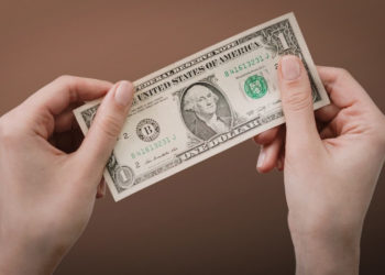 Son araştırma: Vatandaş kur korumalı TL yerine doları tercih ediyor