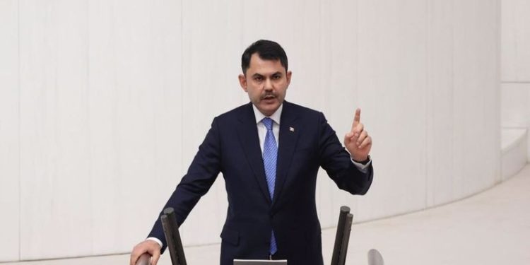 Sorulara yanıt veremeyince HDP'ye saldıran Çevre Bakanı Kurum'a tepki: Biz sizin gibi atanmış değiliz