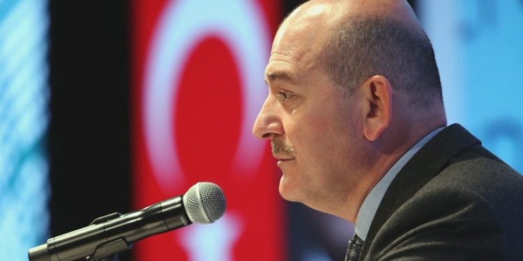 Soylu: Ben ABD vatandaşı olsam ülkemden ve devletimden utanırım