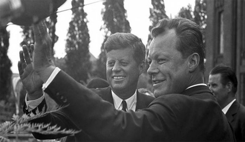 Spiegel: Eski Almanya başbakanı Willy Brandt, ABD ordu istihbaratı muhbiriydi