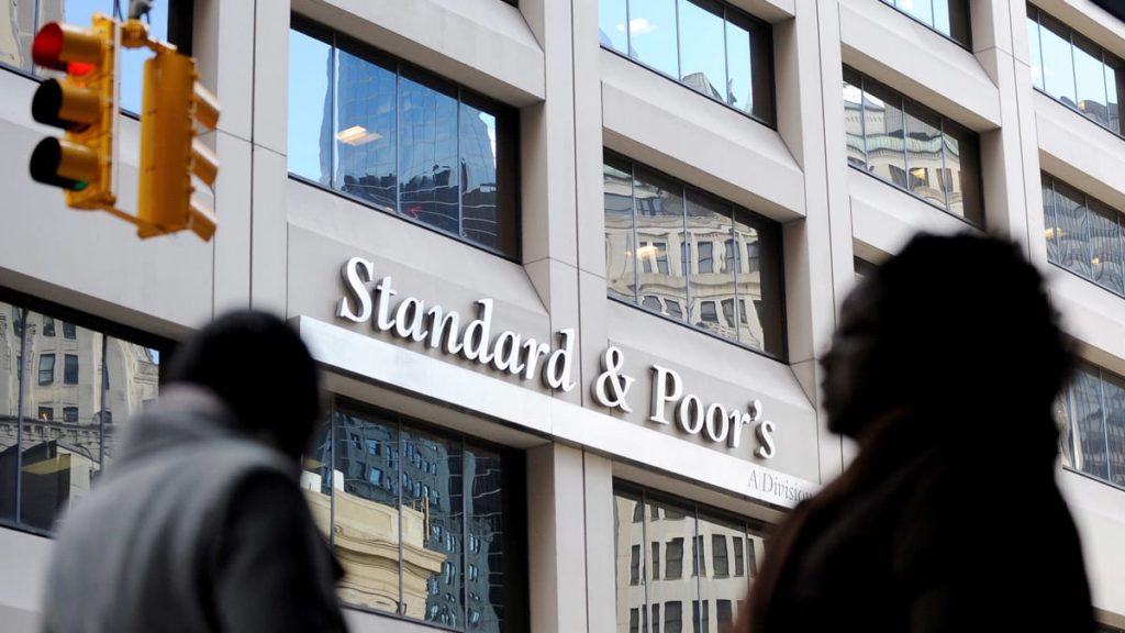 Standard Poor’s Türkiye’nin not görünümünü ‘negatife’ çevirdi