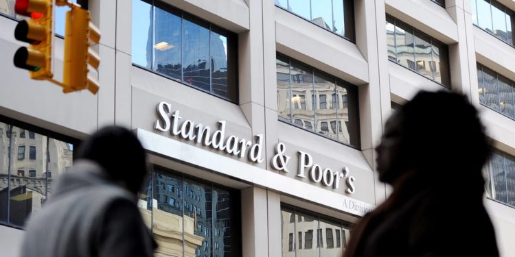 Standard Poor’s Türkiye’nin not görünümünü ‘negatife’ çevirdi
