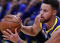 Stephen Curry NBA tarihinin 3 sayılık basket rekorunu kırdı