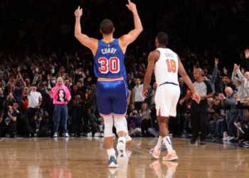 Stephen Curry, tarih yazdı!