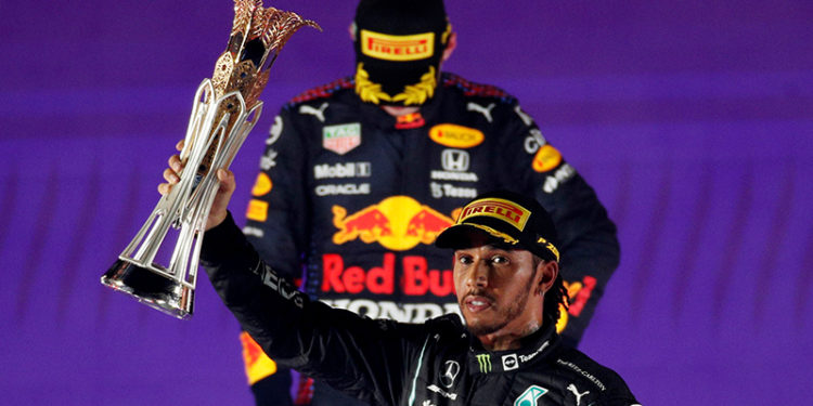 Suudi Arabistan GP'de Hamilton kazandı; puanlar eşitlendi, şampiyonluk son yarışa kaldı