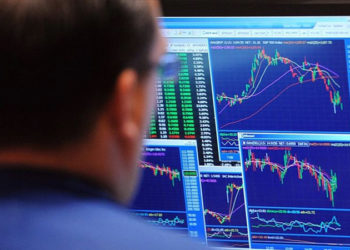 Sözcü yazarı: Piyasa, sadece insandan ve toplumsal ilişkilerden değil, ticari malın kendisinden dâhi kopartıldı