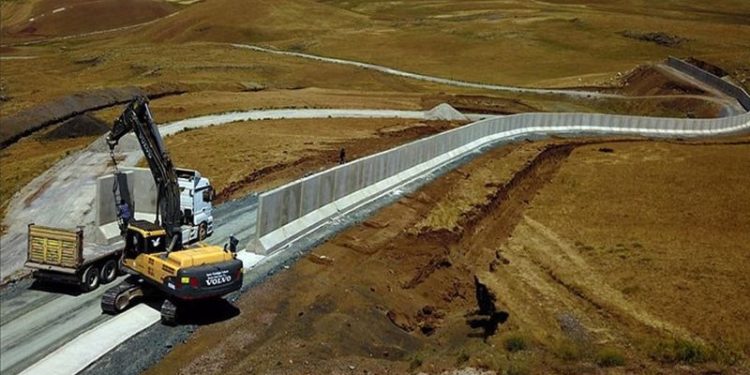 Sınıra örülen duvardan da rant çıktı: Milyonlarca liralık ihaleler AKP adayının şirketine verildi