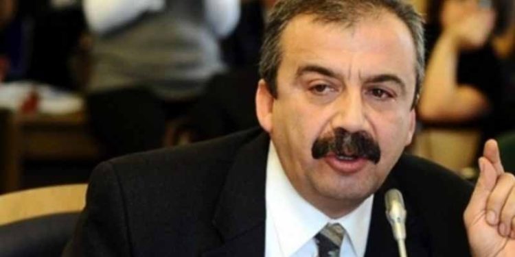 Sırrı Süreyya Önder’den ‘Damadı İBB’den ihale aldı’ iddialarına yanıt: Büyük alçaklıktır