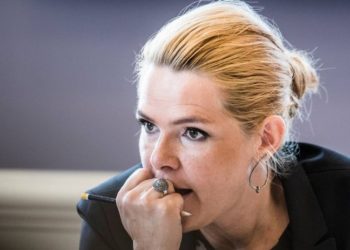 Sığınmacı çiftleri ayıran eski bakana hapis cezası: Ziynetlerine de el koydurmuştu