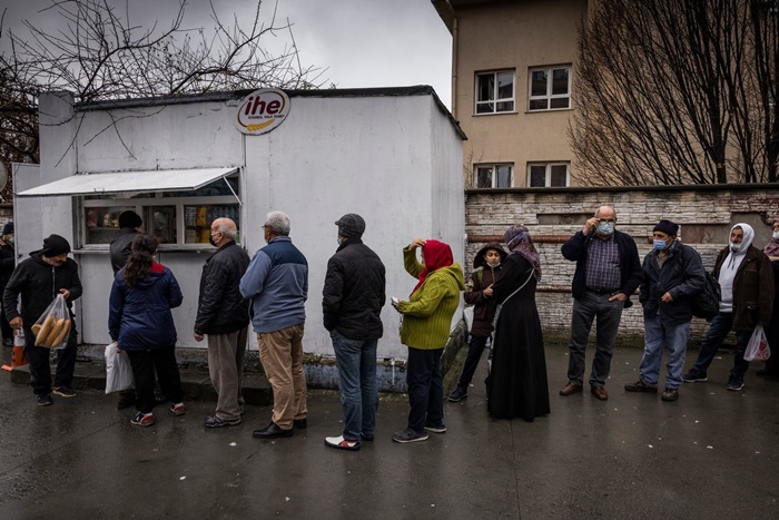 Türkiye’deki ekmek krizi New York Times’ta: Türklerin birçoğu ekmek alamıyor