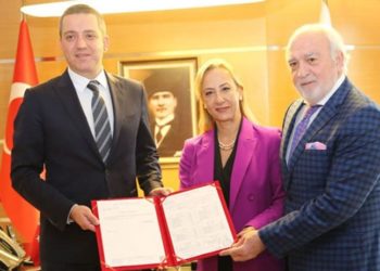 TBB'nin yeni başkanı Erinç Sağkan mazbatasını aldı