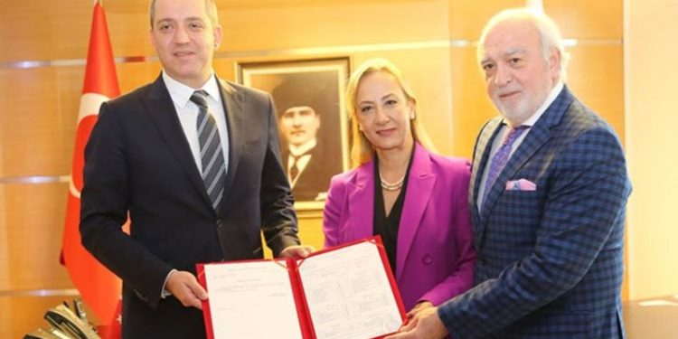 TBB'nin yeni başkanı Erinç Sağkan mazbatasını aldı