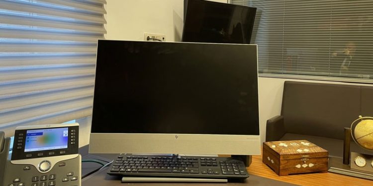 TBMM'de 600 vekilin bilgisayarı yenilendi