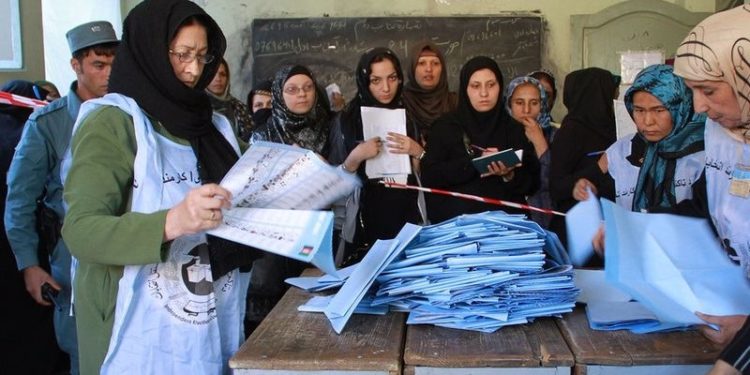 Taliban 'gerek yok' deyip Bağımsız Seçim Komisyonu'nu feshetti