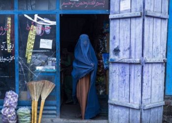 Taliban'dan kadınlara erkek refakatçi olmadan uzak mesafeye seyahat yasağı