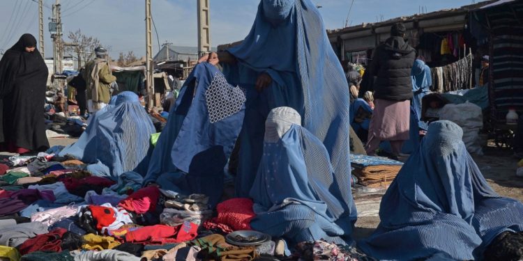 Taliban’dan ‘kadın hakları’ kararnamesi: ‘Eşler arasında ayrım yapmayın…’