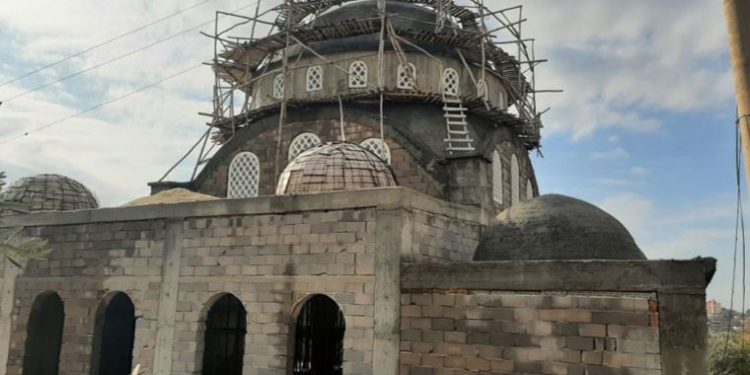 Taraflar bozuştu, cami satılığa çıktı
