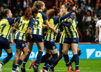 Tarihi maçta tarihi skor; Fenerbahçe, Galatasaray'ı 7-0 yendi