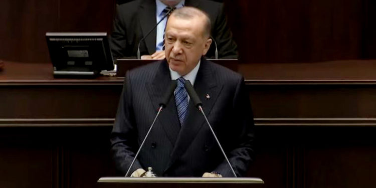 Tayyip Erdoğan: Kur dediğin bugün artar yarın düşer