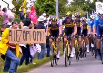 Tour de France'da zincirleme kazaya neden olan izleyiciye 1200 Euro para cezası verildi