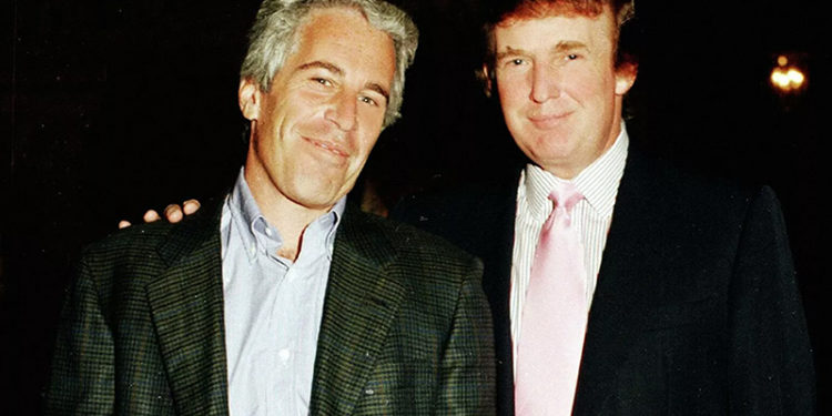 Trump'ın pedofili milyarder Jeffrey Epstein'in uçağıyla 7 kez seyahat ettiği ortaya çıktı