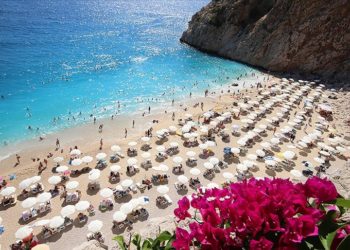 "Turizm geliri 2022'de en zayıf ihtimalle 30 milyar dolar olacak"