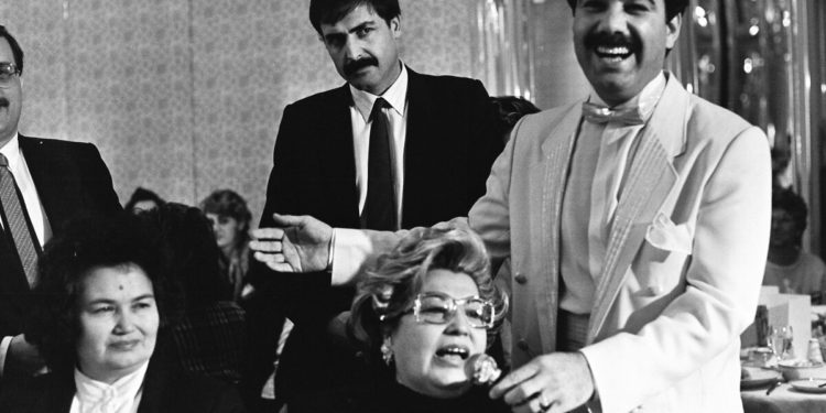 Türk sanat müziği sanatçısı Faruk Tınaz hayatını kaybetti