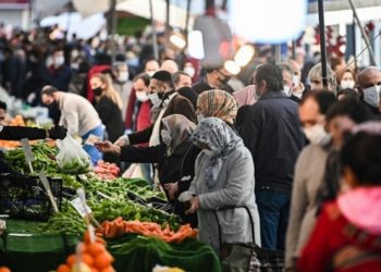 Türk-İş’ten teşkilata çağrı: Fahiş fiyatları bildirin