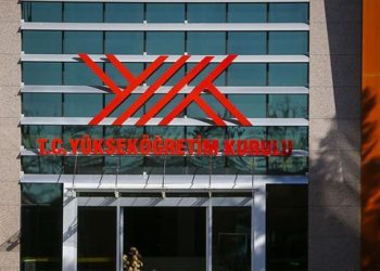 Türkiye'deki üniversitelerin dünyada gerilediği YÖK raporlarına girdi