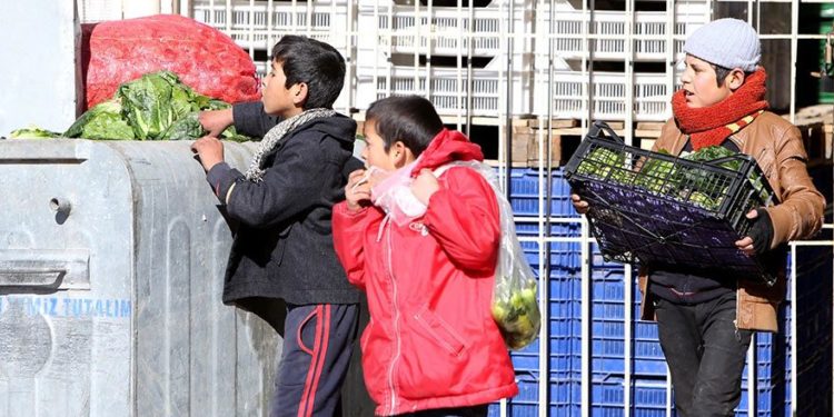 Türkiye’de en zengin yüzde 10, tüm gelirin yüzde 54’ünü alıyor