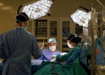 Tıbbi cihaz ithalatı durma noktasında, ameliyatlar tehlikeye girebilir