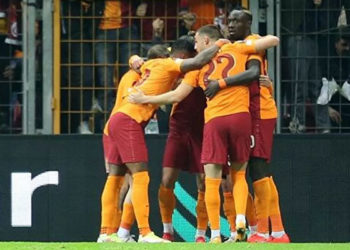 UEFA Avrupa Ligi'nin en iyi 11'ine Galatasaray'dan iki oyuncu