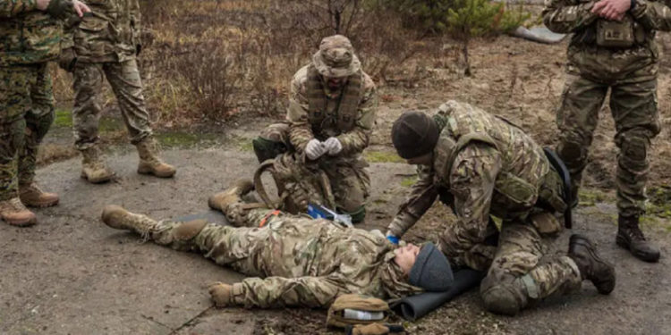 Ukrayna, potansiyel Rus işgaline karşı sivillere muharebe eğitimi veriyor