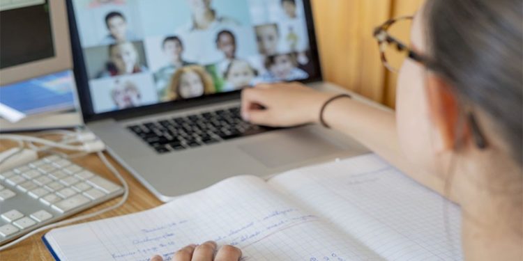 Uzaktan eğitim için ödenen paraya dair mahkemeden ilk karar