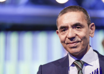 Uğur Şahin: Omicron varyantı için yeni koronavirüs aşısı gerekebilir