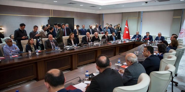 Vaka sayısı 30 bini aştı! Koronavirüs Bilim Kurulu toplanıyor