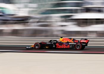 Verstappen'den Abu Dhabi'de iddialı başlangıç