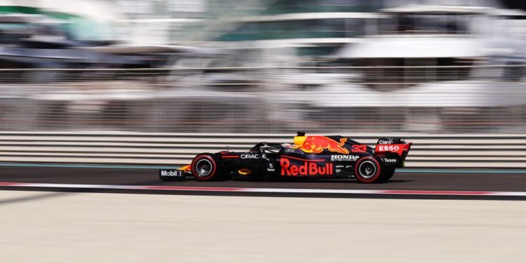 Verstappen'den Abu Dhabi'de iddialı başlangıç