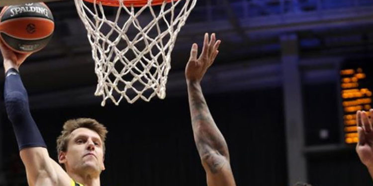 Vesely rekorunu kırdı, Fenerbahçe Beko kazandı