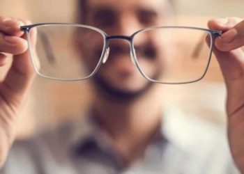 Yakın gözlüğüne alternatif göz damlası geliştirildi