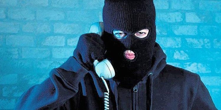 Yaşlı adam ‘FETÖ adınıza hesap açtı’ denilerek 240 bin lira dolandırıldı