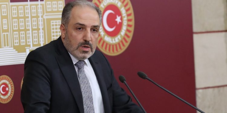 Yeneroğlu’nan Kavala açıklaması: ‘Hukuk tanımazlık son bulmalı, derhal serbest bırakılmalı’ 