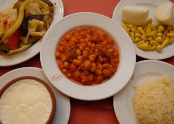 Yeni bakan Nureddin Nebati’ye kuru fasulyeli gönderme